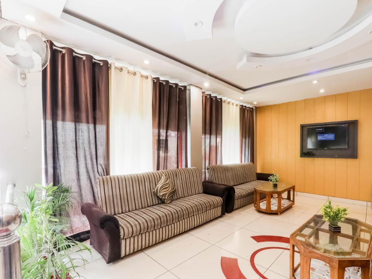 Oyo 79765 Hotel Samrat Lucknow Exterior foto