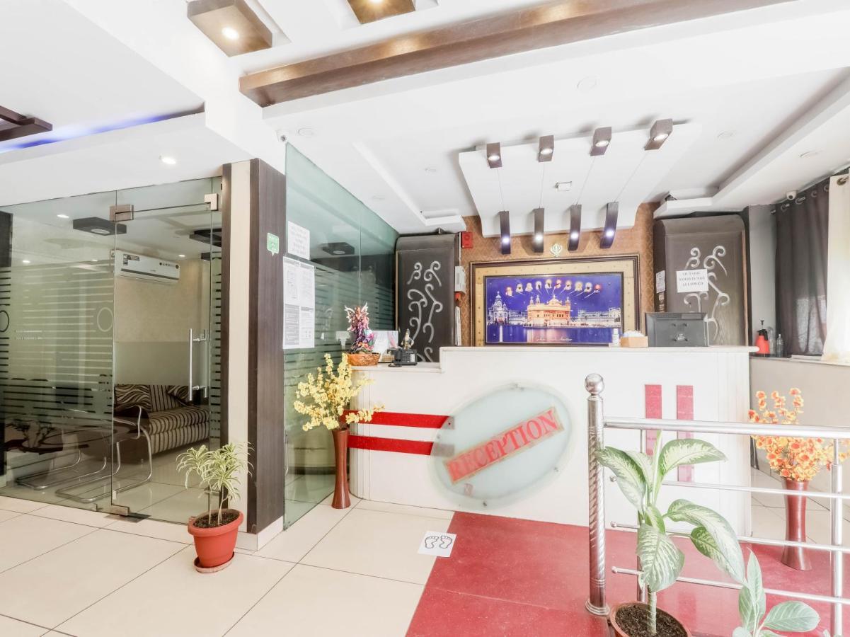 Oyo 79765 Hotel Samrat Lucknow Exterior foto