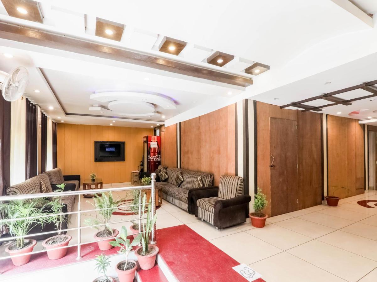 Oyo 79765 Hotel Samrat Lucknow Exterior foto